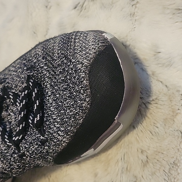 Nike KD11 Flyknit Basketball Shoes - Picture 7 of 15